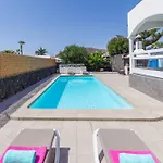 فيلة Mendi Gorri بلايا بلانكا