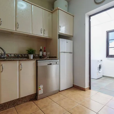 Mendi Gorri فيلة