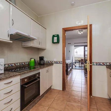 Mendi Gorri فيلة *