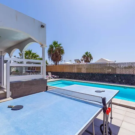 فيلة Mendi Gorri *